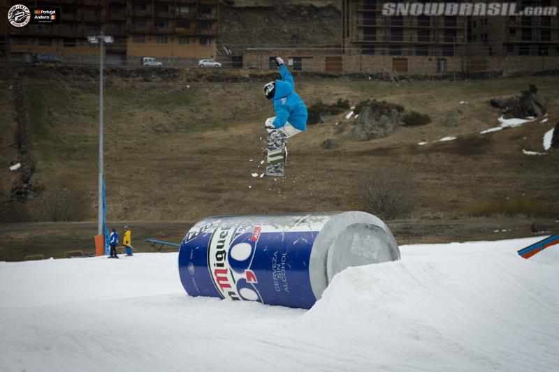 snowpark peretol jam na lata.jpg